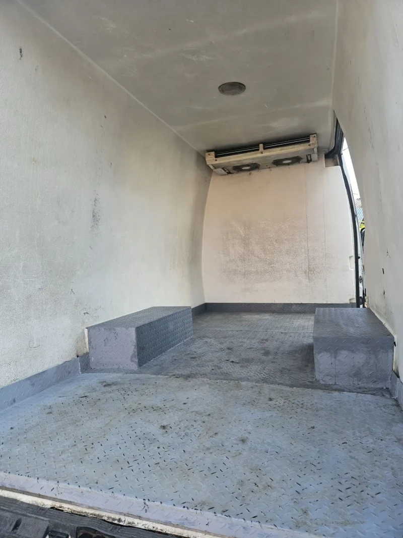 Iveco 35c15 Хладилен, снимка 10 - Бусове и автобуси - 51311000