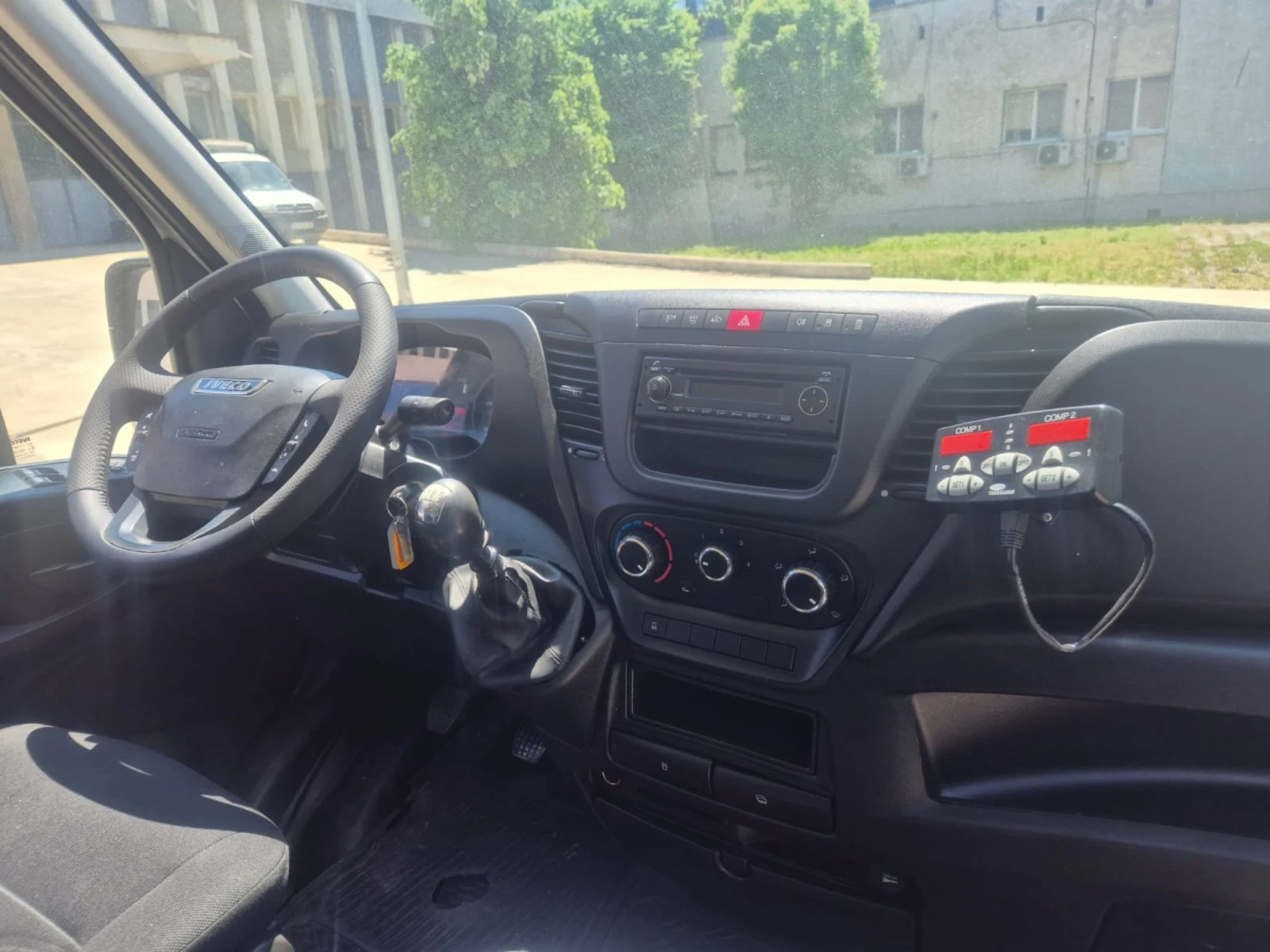 Iveco 35c15 3.0 HPI  хладилен, снимка 9 - Бусове и автобуси - 54429053