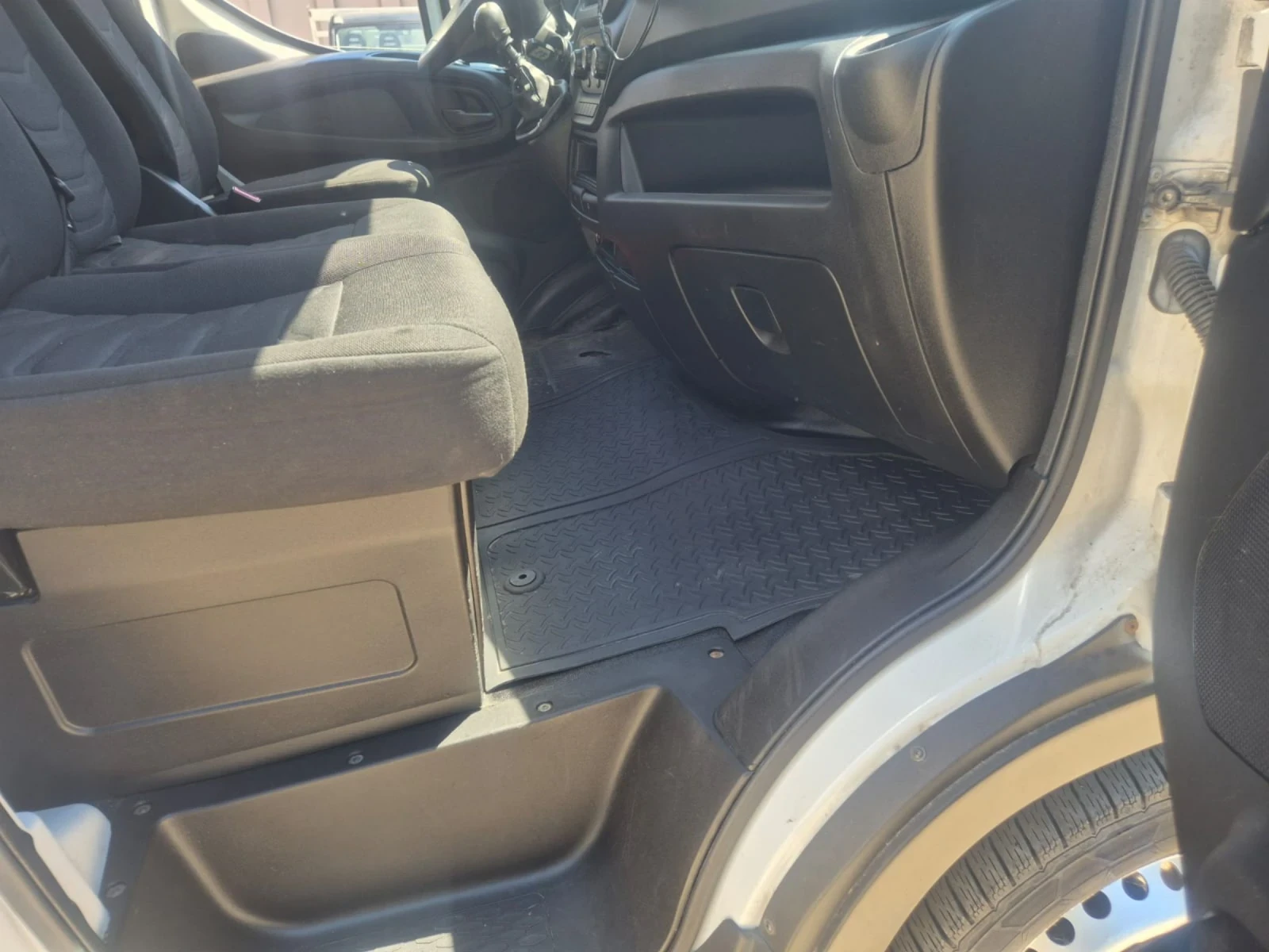 Iveco 35c15 3.0 HPI  хладилен, снимка 11 - Бусове и автобуси - 54429053