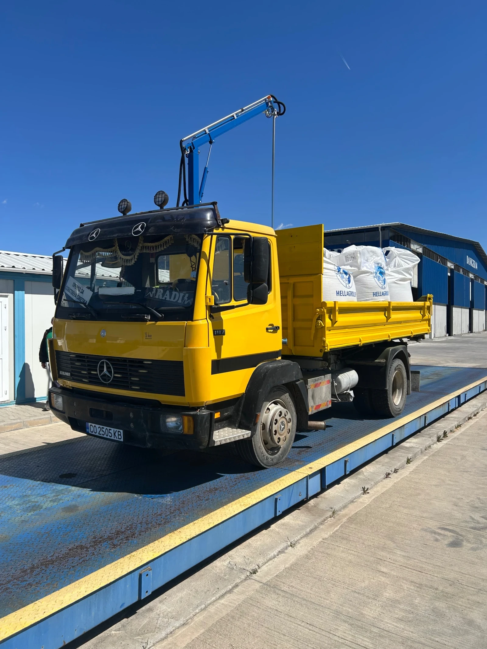 Mercedes-Benz 1117 Тристранен самосвал MEILLER KIPPER 4метра, снимка 3 - Камиони - 55956273
