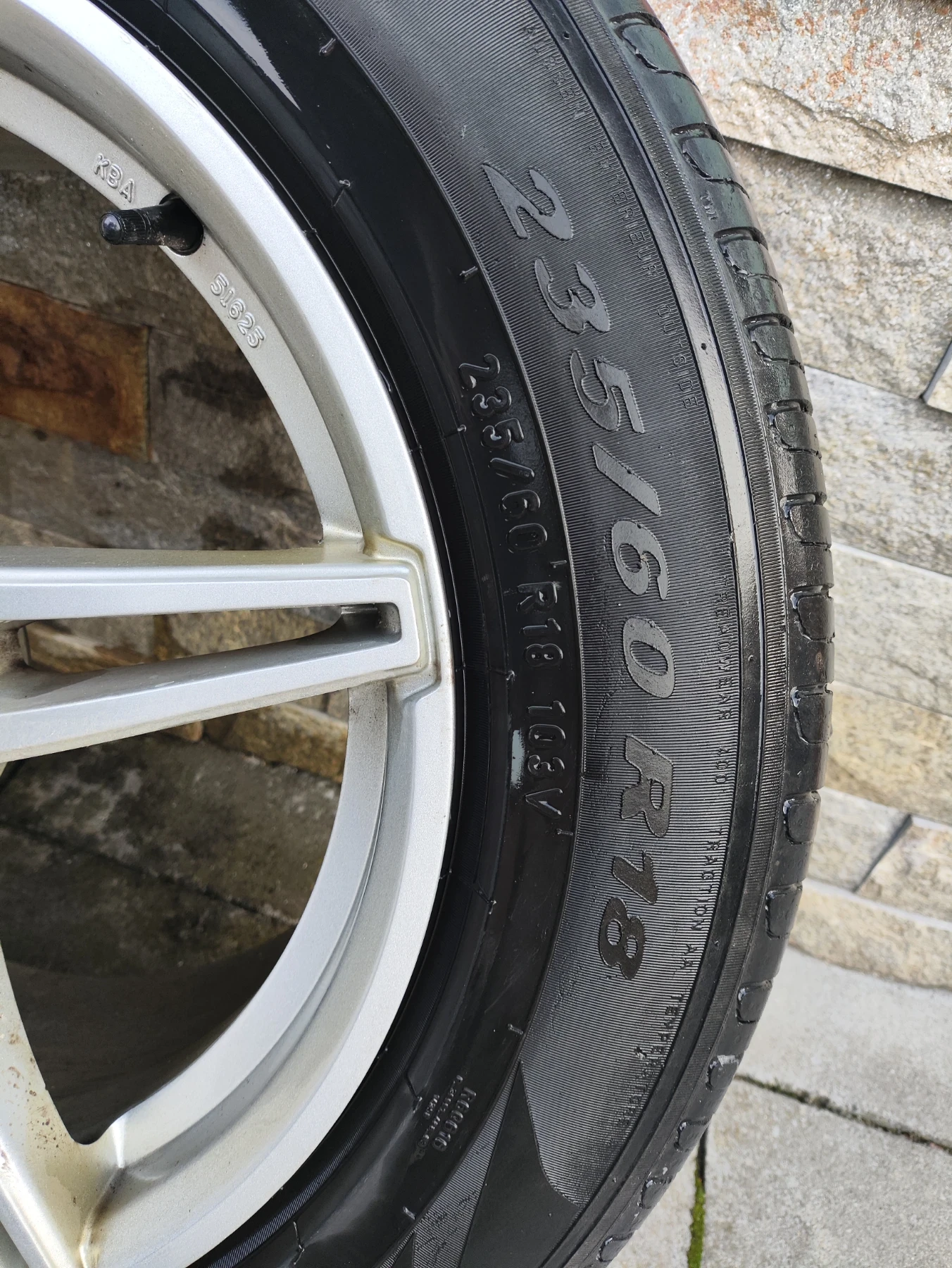 Гуми с джанти Pirelli 235/60R18, снимка 2 - Гуми и джанти - 53704616