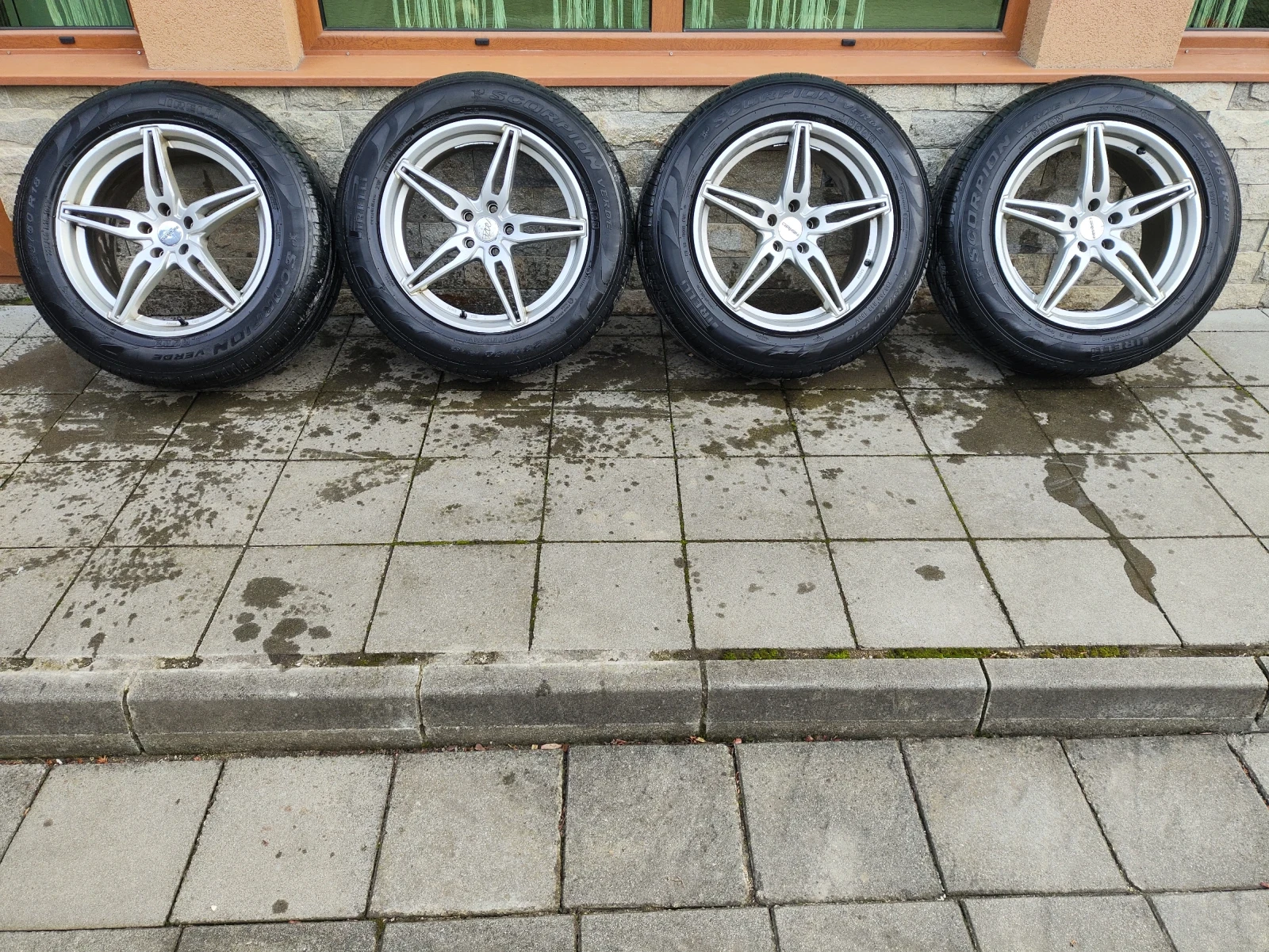 Гуми с джанти Pirelli 235/60R18