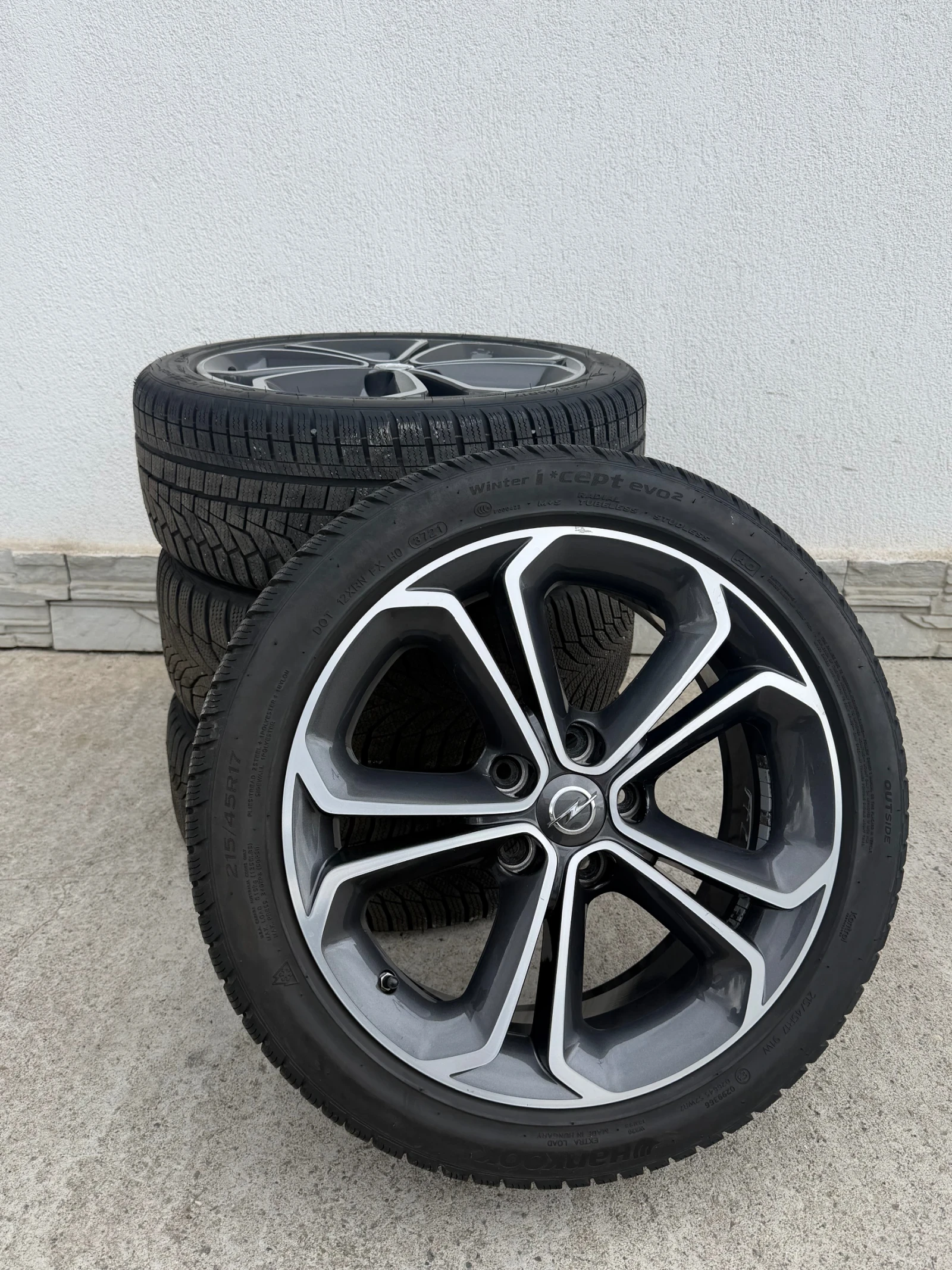 Гуми с джанти Nexen 215/45R17