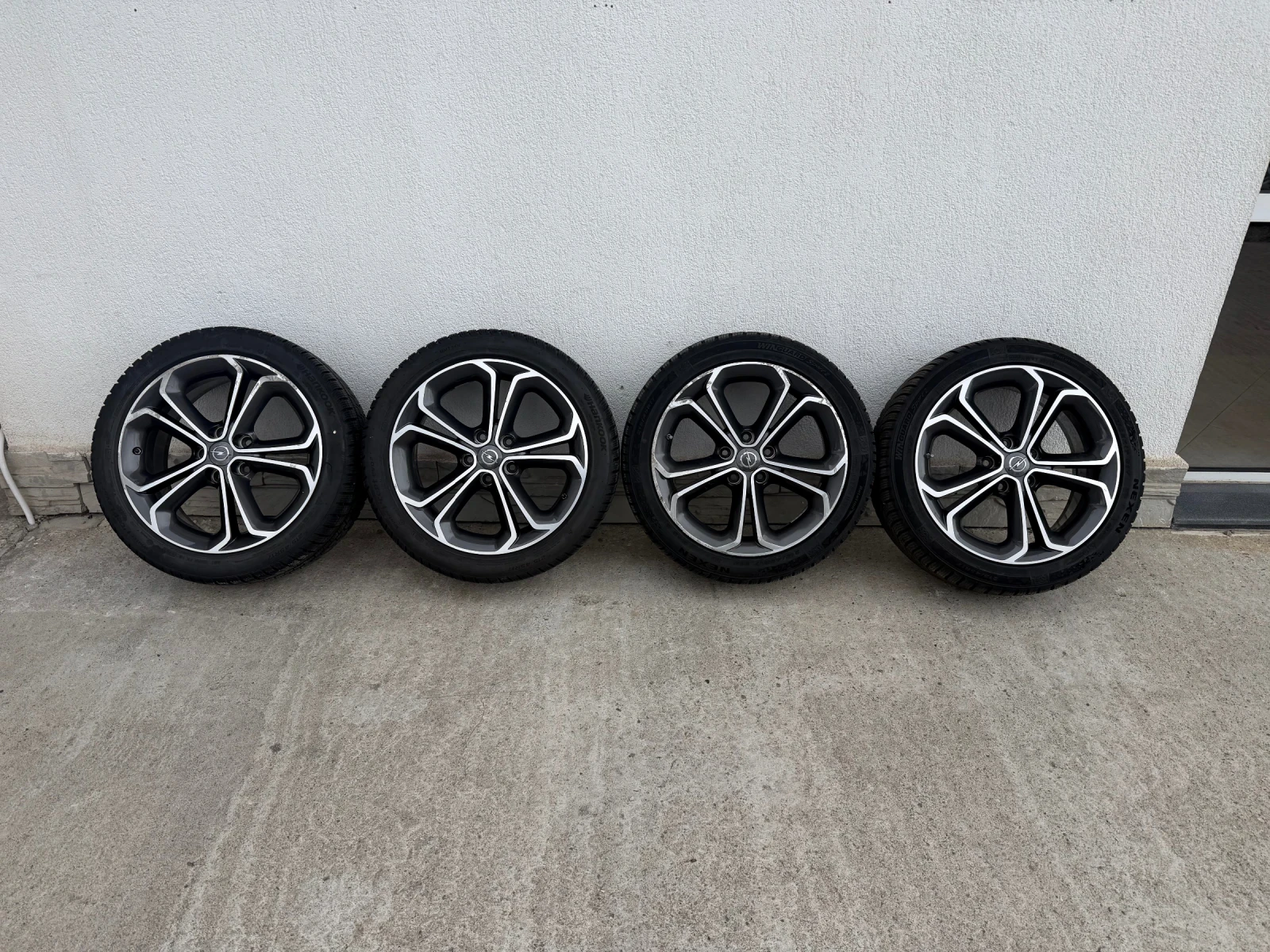 Гуми с джанти Nexen 215/45R17, снимка 3 - Гуми и джанти - 54075348