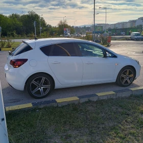 Opel Astra 1.4 Т, снимка 2