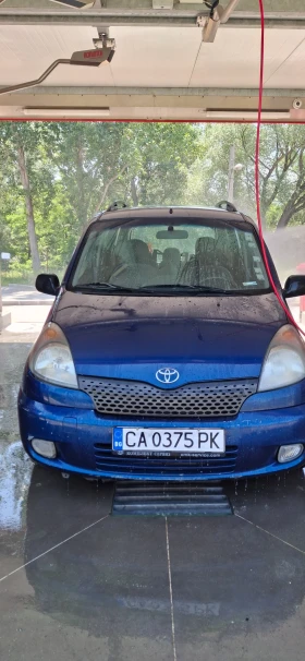  Toyota Yaris verso