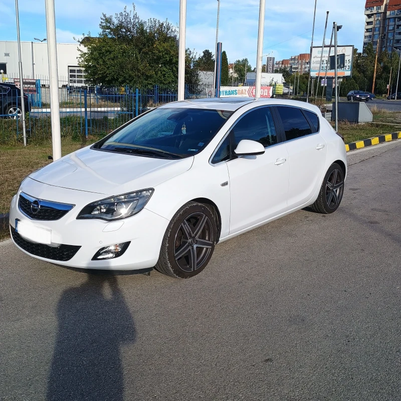 Opel Astra 1.4 Т, снимка 3 - Автомобили и джипове - 47560392