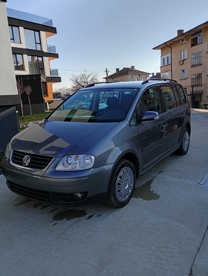 VW Touran 1.9 TDI 105Hp 6ск 7места Подгреви Уникат, снимка 4 - Автомобили и джипове - 48490640