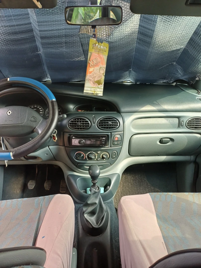 Renault Scenic, снимка 3 - Автомобили и джипове - 51007873