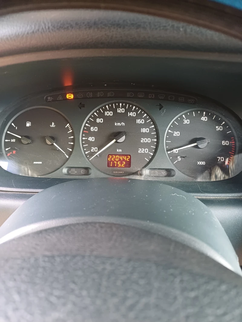 Renault Scenic, снимка 4 - Автомобили и джипове - 51007873