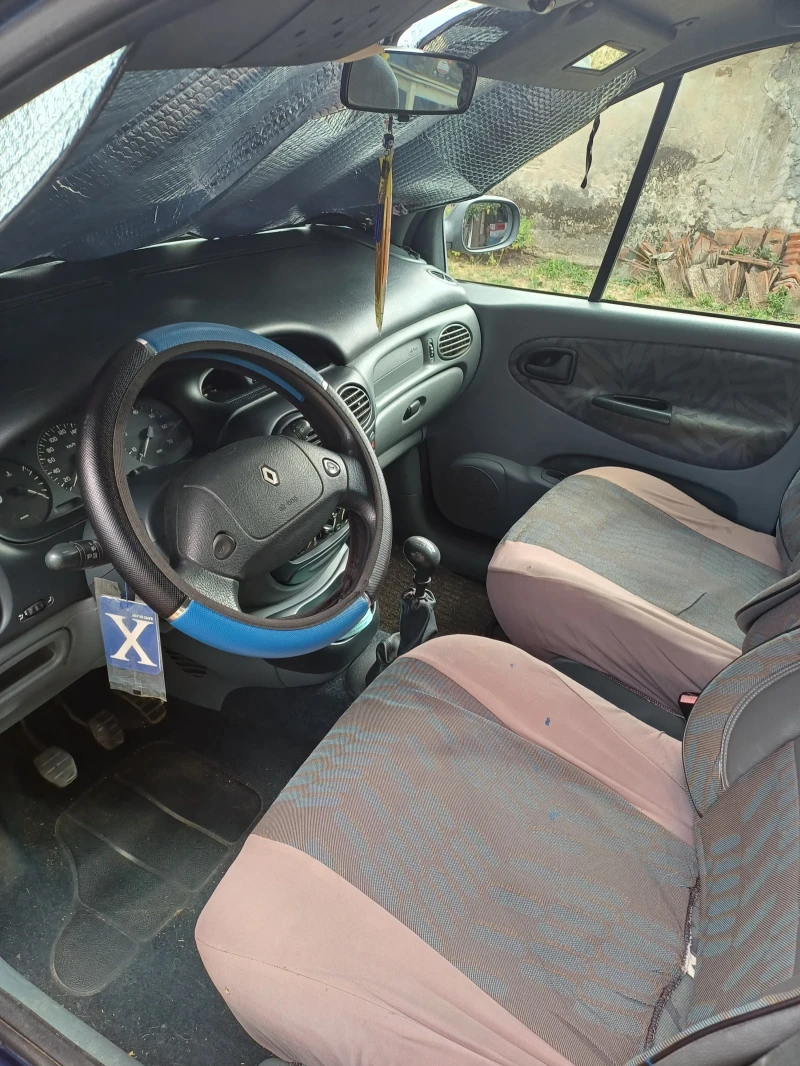 Renault Scenic, снимка 6 - Автомобили и джипове - 51007873