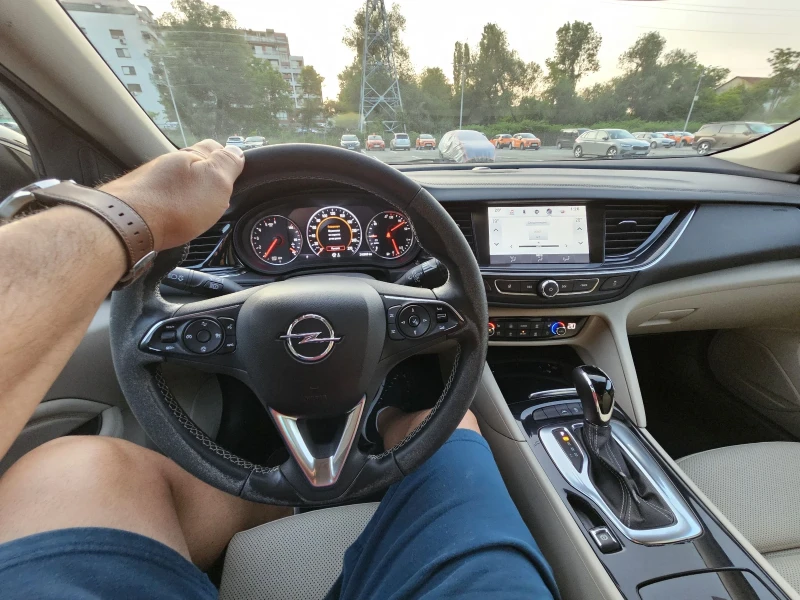 Opel Insignia 1.6, 136к.с, Автомат, НАПЪЛНО ОБСЛУЖЕНА, снимка 9 - Автомобили и джипове - 52505441