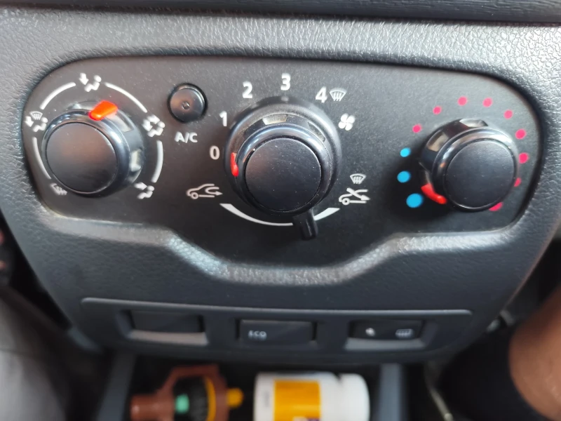 Dacia Dokker Перфектен! Топ състояние! , снимка 9 - Автомобили и джипове - 51704949