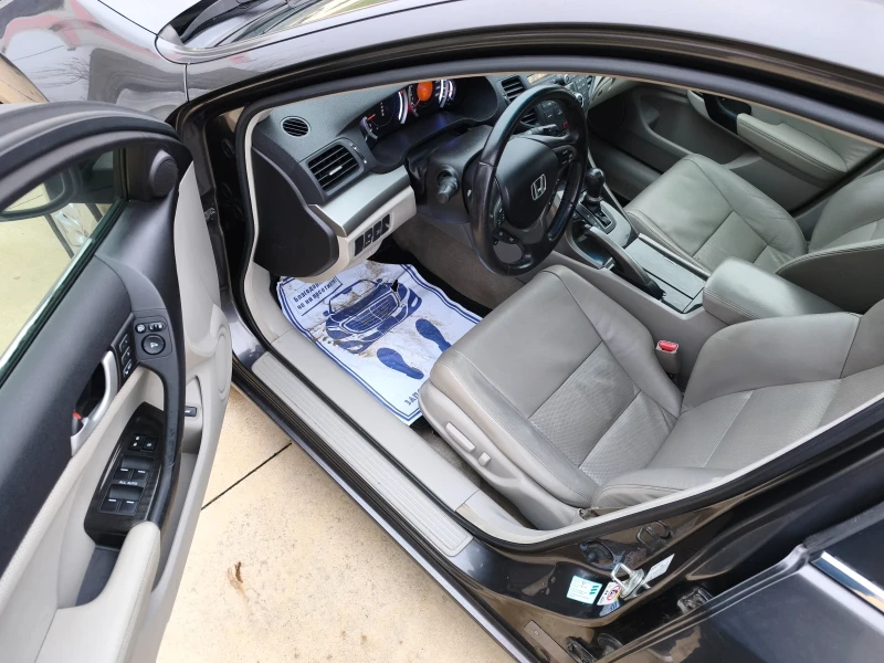 Honda Accord 2.2 Авт. Кожа Нави, снимка 9 - Автомобили и джипове - 52584674