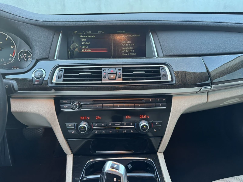 BMW 730 d xDrive, снимка 15 - Автомобили и джипове - 52773380