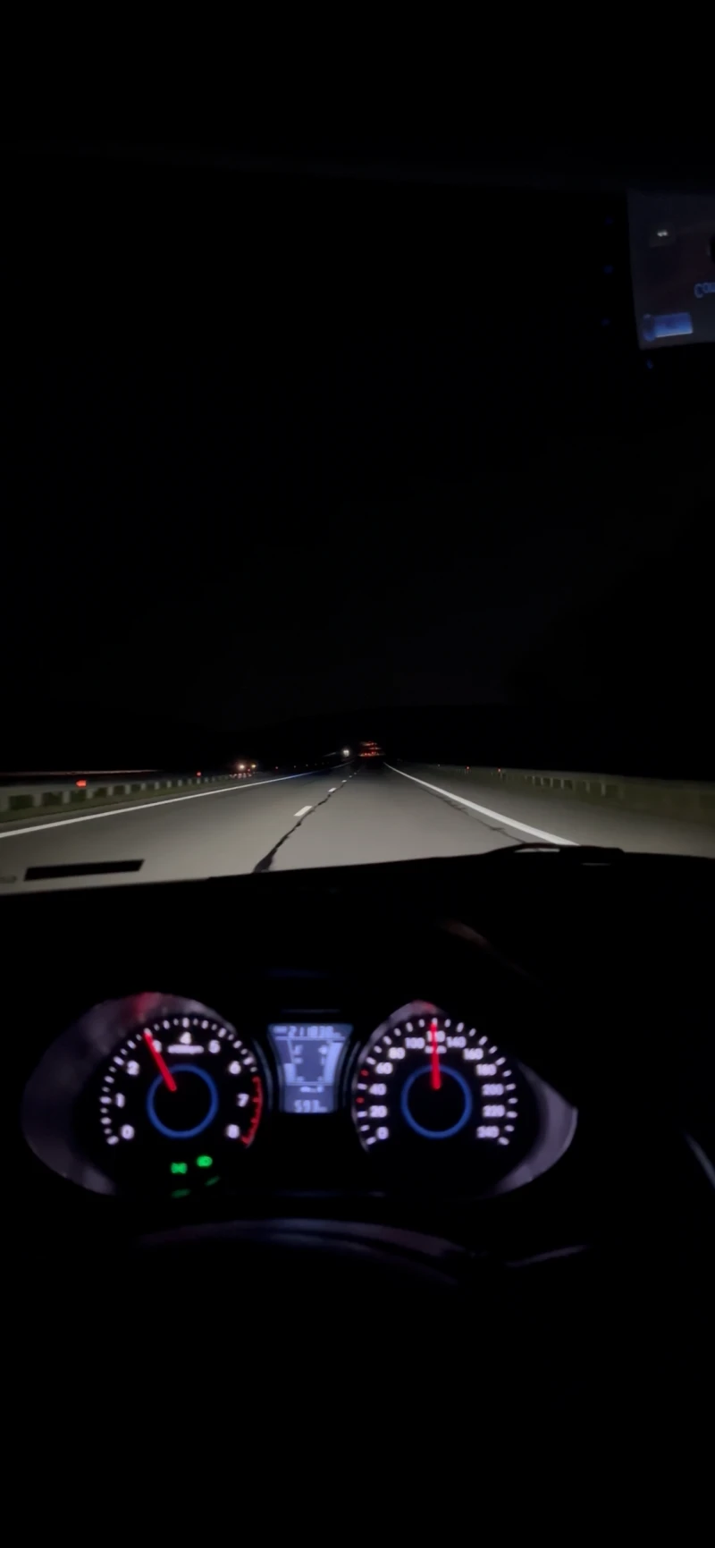 Hyundai Veloster , снимка 16 - Автомобили и джипове - 52841713