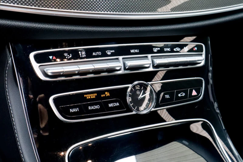 Mercedes-Benz E 53 AMG Coupe* 4MATIC+ * АвтоКредит* (ЦЕНА ДО БГ), снимка 11 - Автомобили и джипове - 53103702