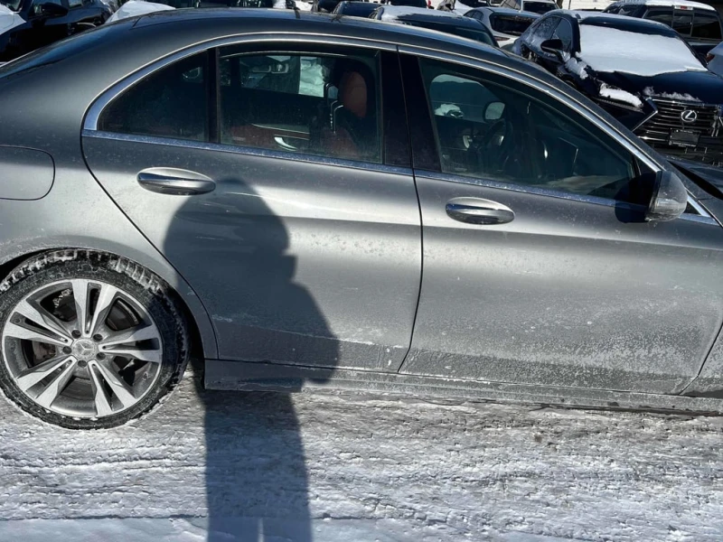 Mercedes-Benz C 400 * CARFAX * БЕЗ ПЪРВОНАЧАЛНА ВНОСКА, снимка 3 - Автомобили и джипове - 53220106