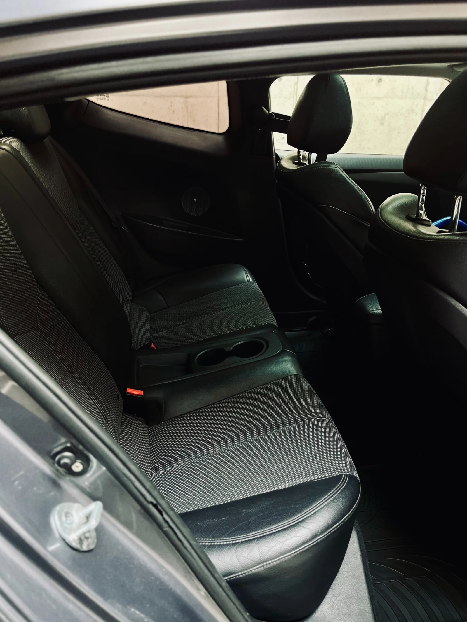 Hyundai Veloster  | Mobile.bg � ����������� 15