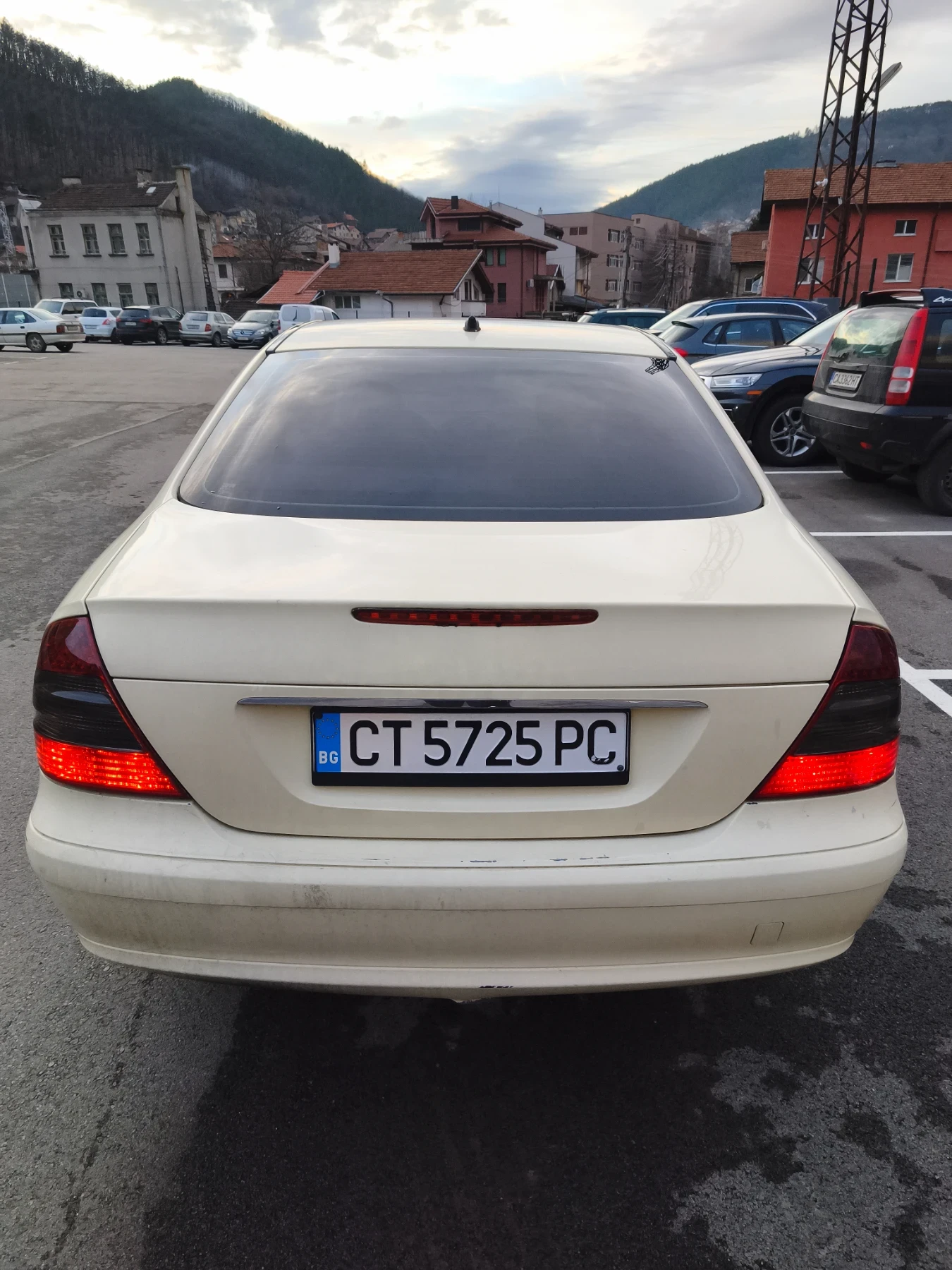 Mercedes-Benz E 200  - изображение 4