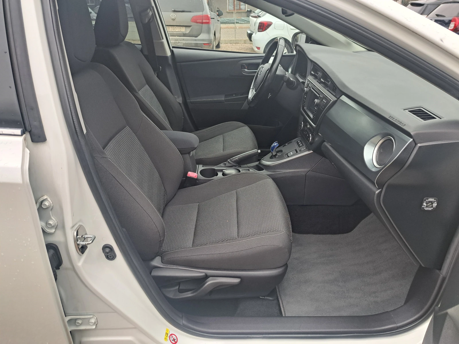 Toyota Auris 1.8 HYBRID* �����* NAVI* ������* �������� | Mobile.bg � ����������� 7