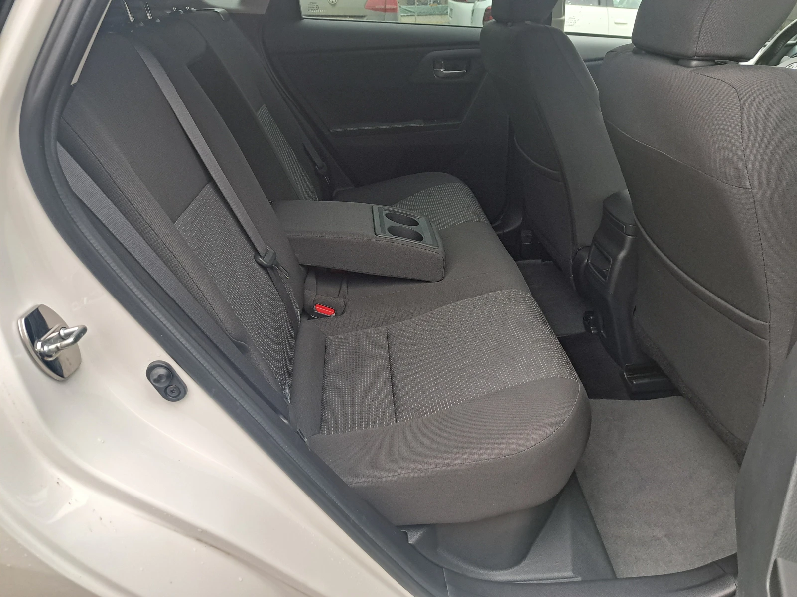 Toyota Auris 1.8 HYBRID* �����* NAVI* ������* �������� | Mobile.bg � ����������� 8