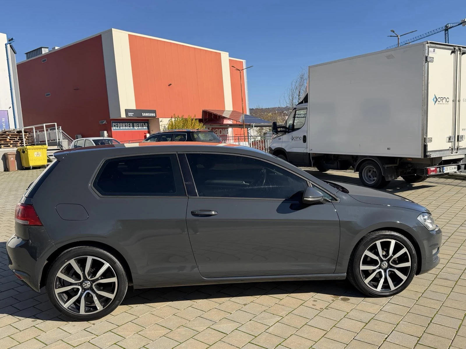 VW Golf 1.6 TDI Като нов, снимка 3 - Автомобили и джипове - 53950781