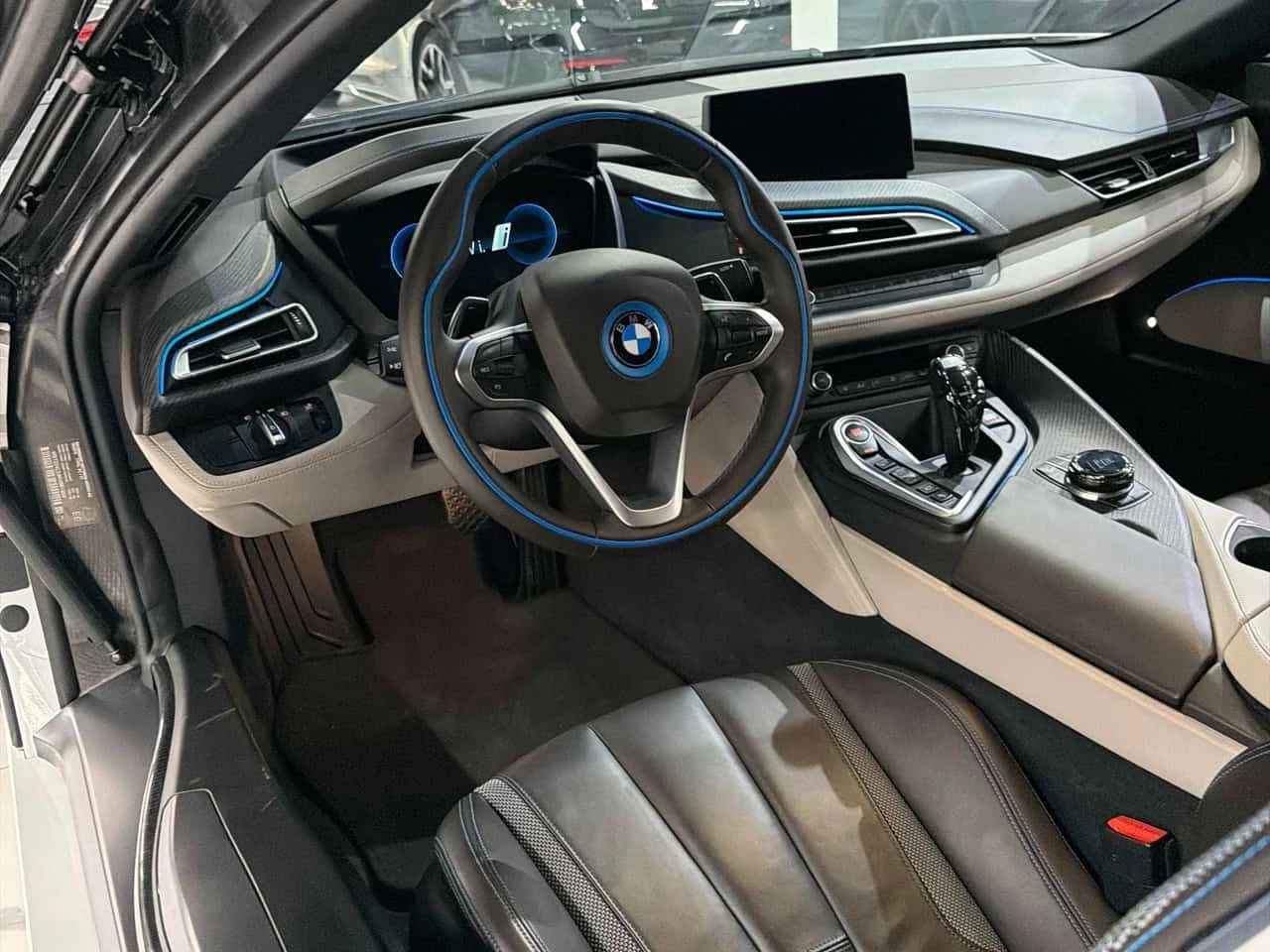 BMW i8 * Coupe * CARFAX * ��� ������������ ������ | Mobile.bg � ����������� 5