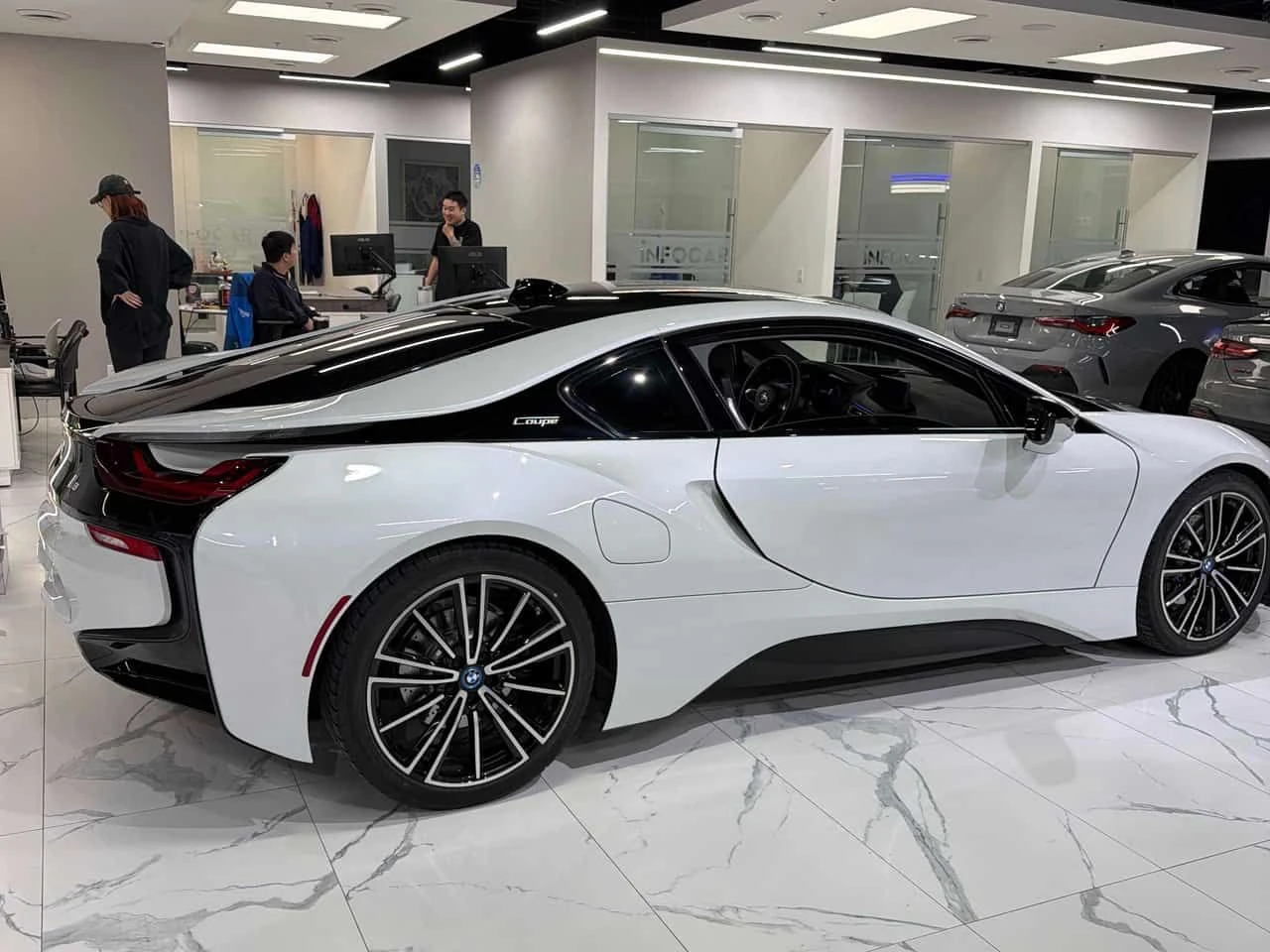 BMW i8 * Coupe * CARFAX * ��� ������������ ������ | Mobile.bg � ����������� 3