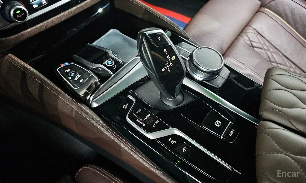 BMW 550 * XDRIVE* МПАКЕТ* РЕКАРО* КАМЕРИ* 360* ДИГ.* ТАБЛО, снимка 12 - Автомобили и джипове - 54066330