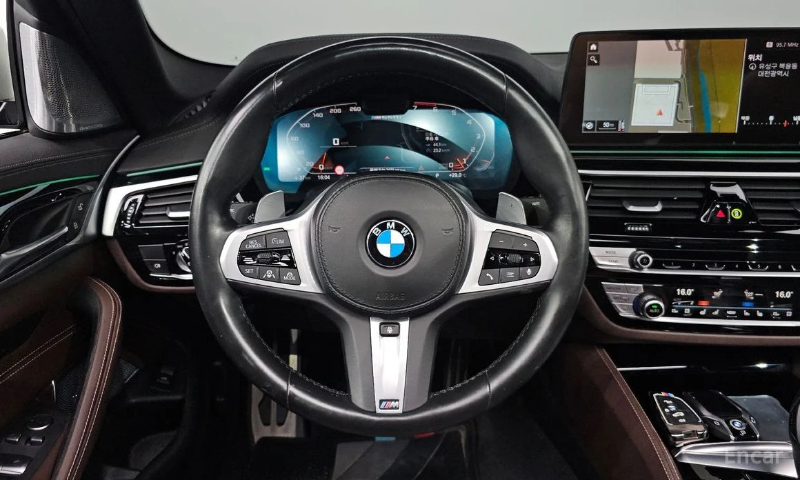 BMW 550 * XDRIVE* МПАКЕТ* РЕКАРО* КАМЕРИ* 360* ДИГ.* ТАБЛО, снимка 5 - Автомобили и джипове - 54066330