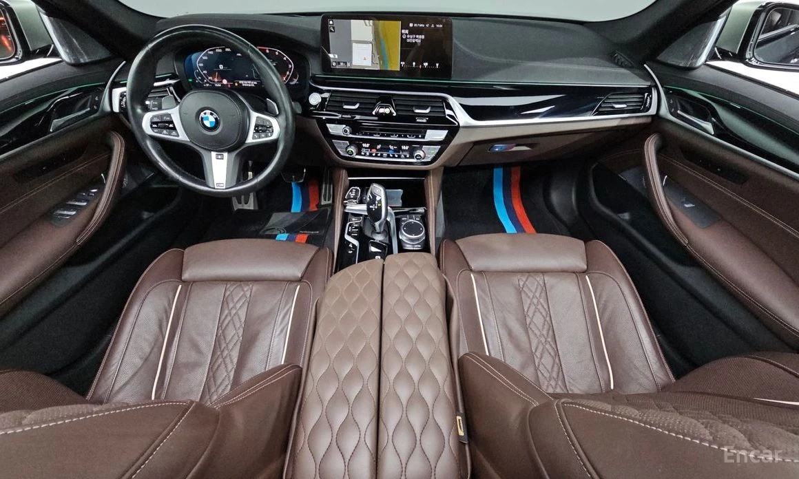 BMW 550 * XDRIVE* МПАКЕТ* РЕКАРО* КАМЕРИ* 360* ДИГ.* ТАБЛО, снимка 6 - Автомобили и джипове - 54066330