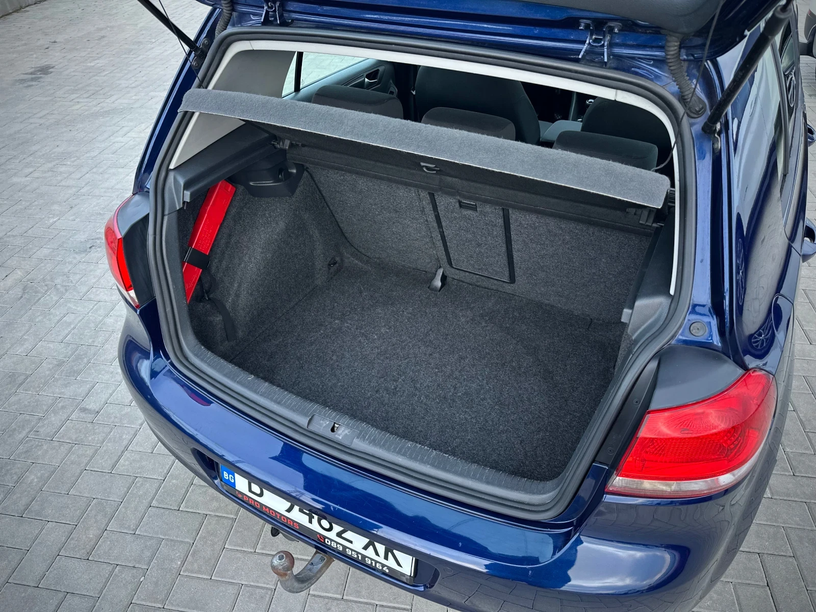 VW Golf 1.6 TDI, снимка 16 - Автомобили и джипове - 54086787