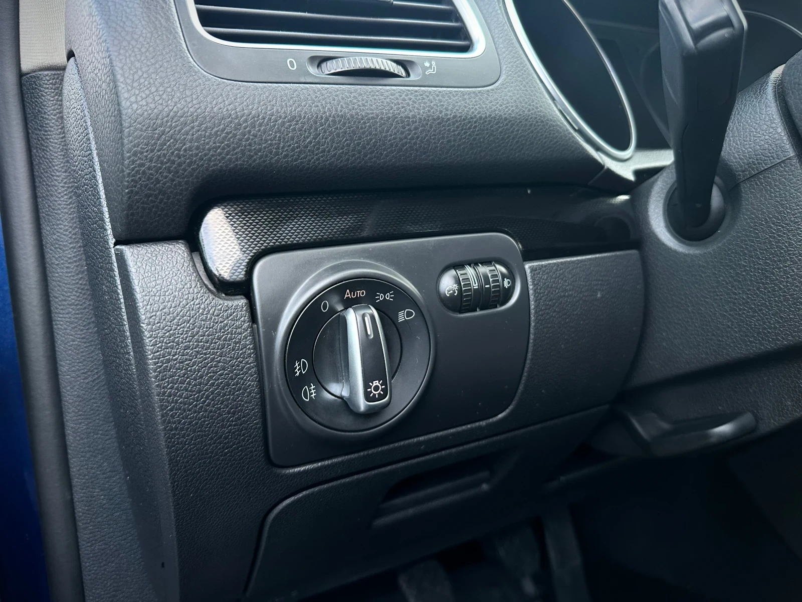 VW Golf 1.6 TDI, снимка 15 - Автомобили и джипове - 54086787