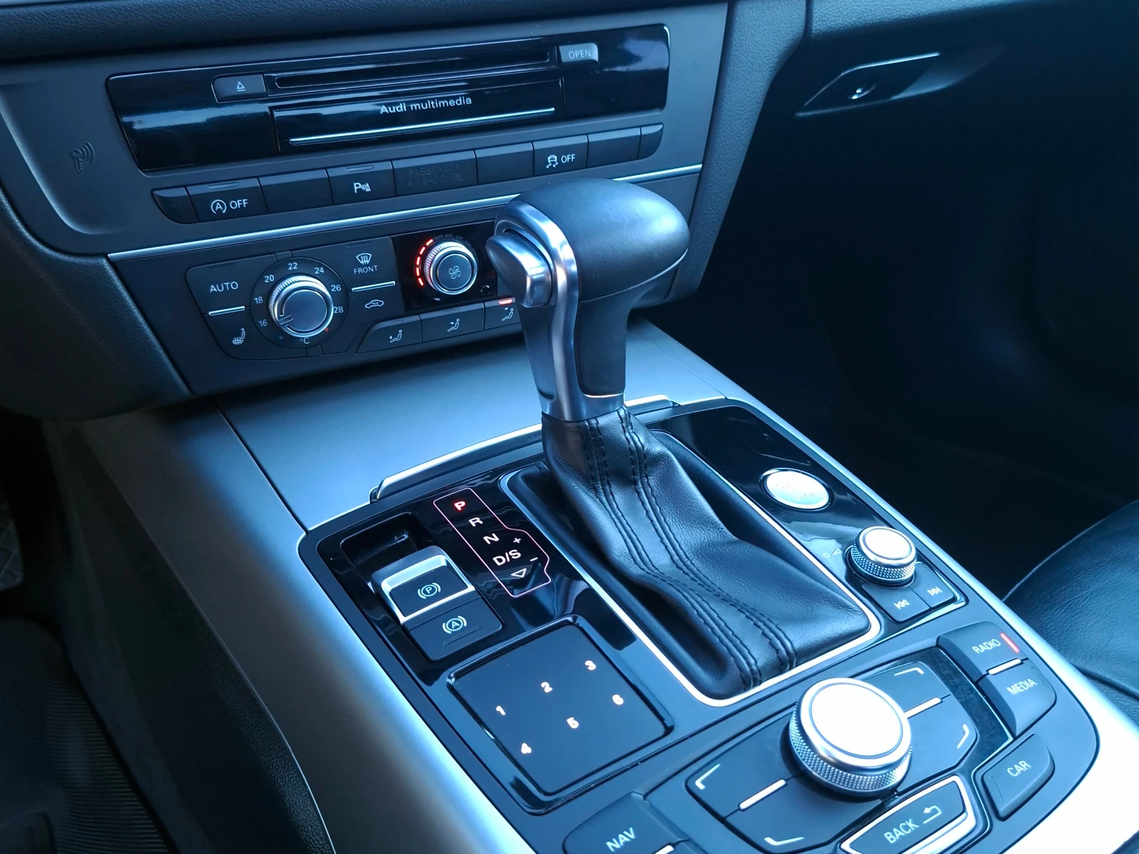 Audi A6 3.0 TDI QUATTRO, снимка 17 - Автомобили и джипове - 54349879