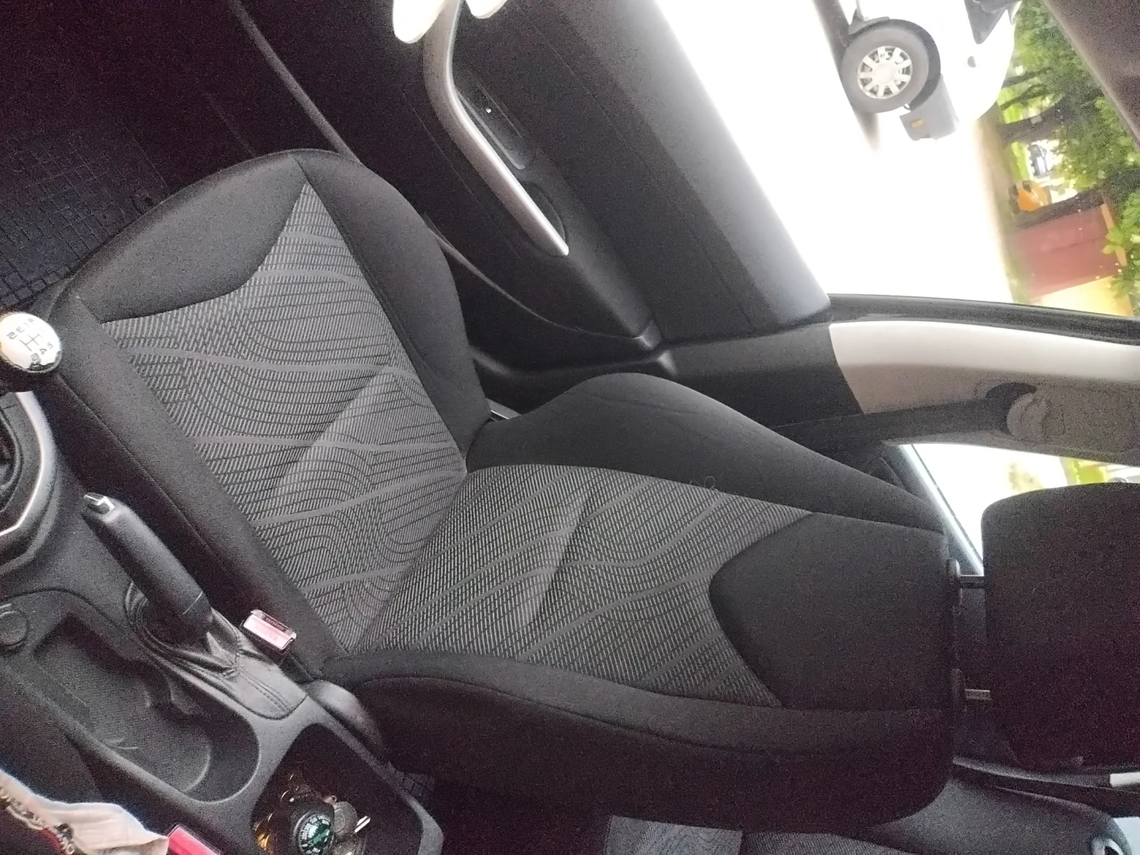 Peugeot 308 1.6 hdi 112 коня, снимка 2 - Автомобили и джипове - 54462471