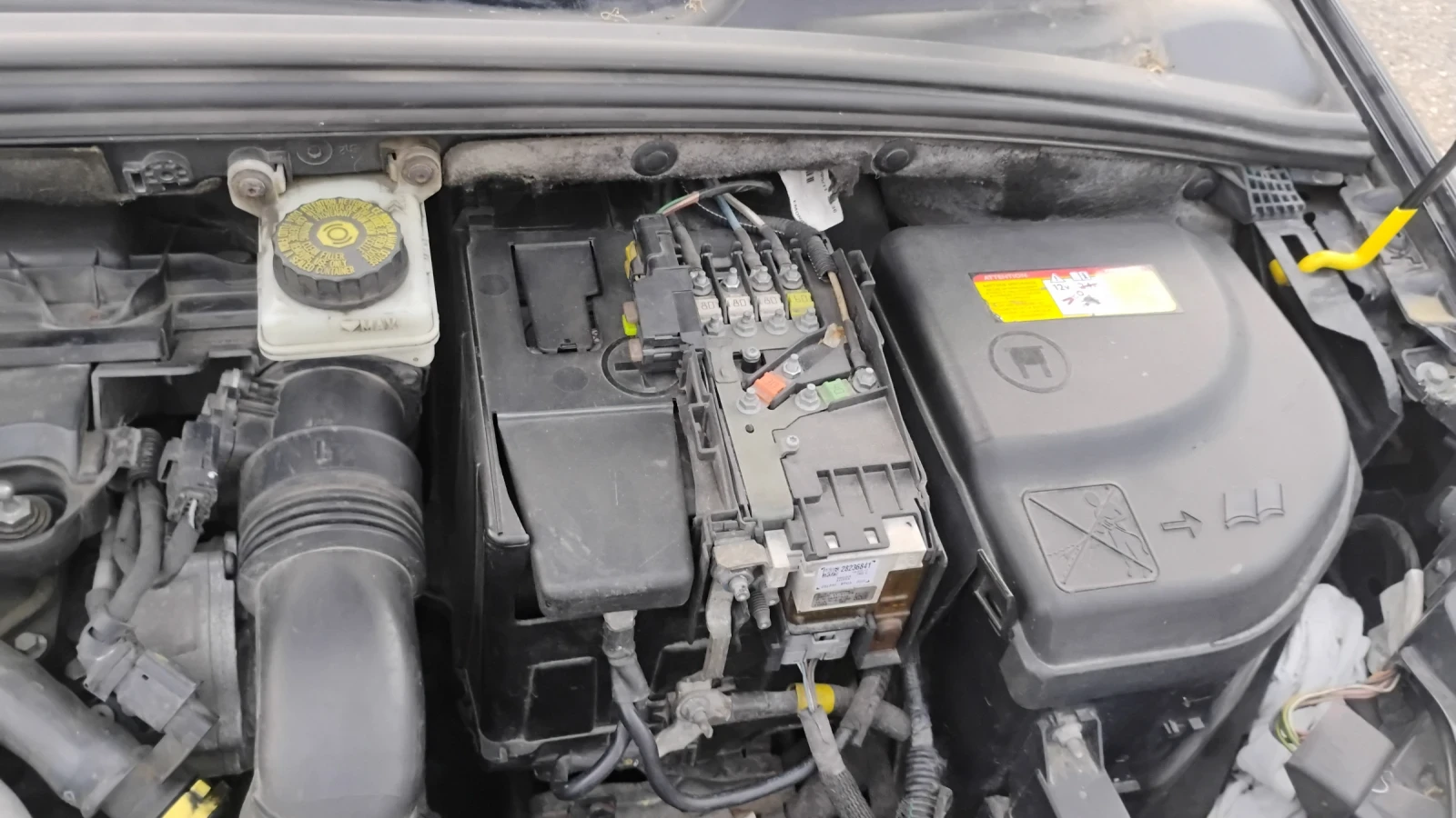 Peugeot 308 1.6 hdi 112 коня, снимка 14 - Автомобили и джипове - 54462471