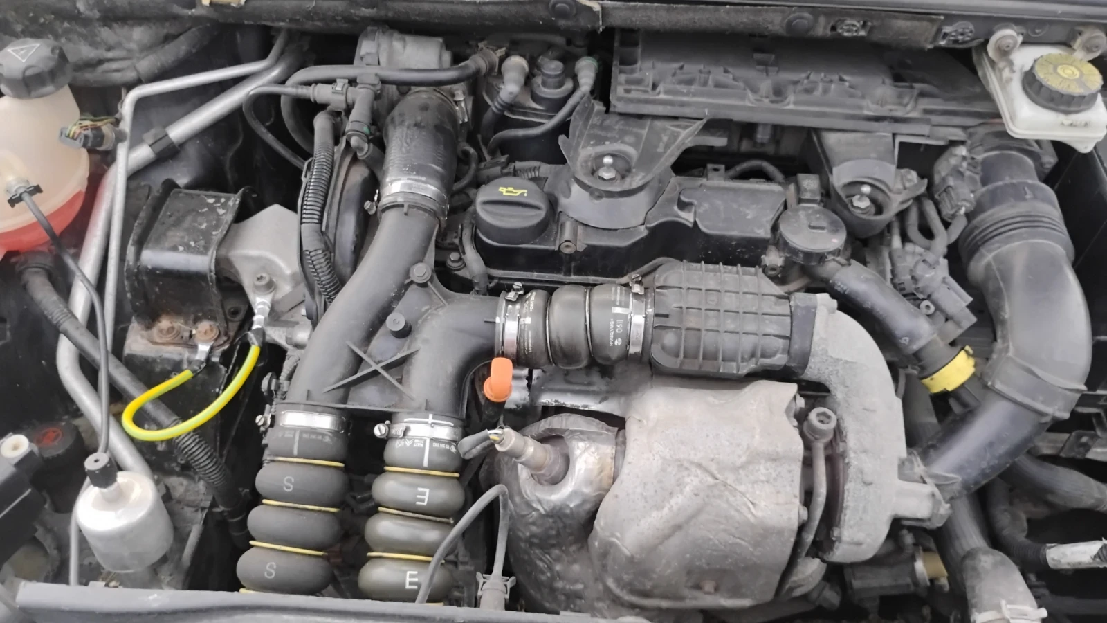 Peugeot 308 1.6 hdi 112 коня, снимка 9 - Автомобили и джипове - 54462471