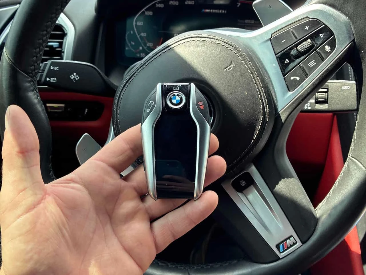 BMW 850 * M850i xDrive * 360КАМЕРА* ДИСТРОНИК* ОБДУХВАНЕ* , снимка 12 - Автомобили и джипове - 55023033