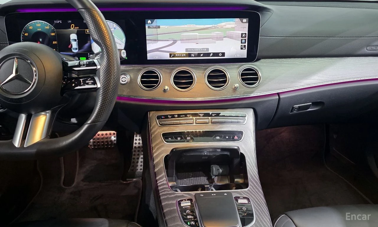 Mercedes-Benz E 350 AMG* LINE* 4MATIC* BURMESTER* ДИСТРОНИК* ХЕДЪП* LA, снимка 9 - Автомобили и джипове - 55105523