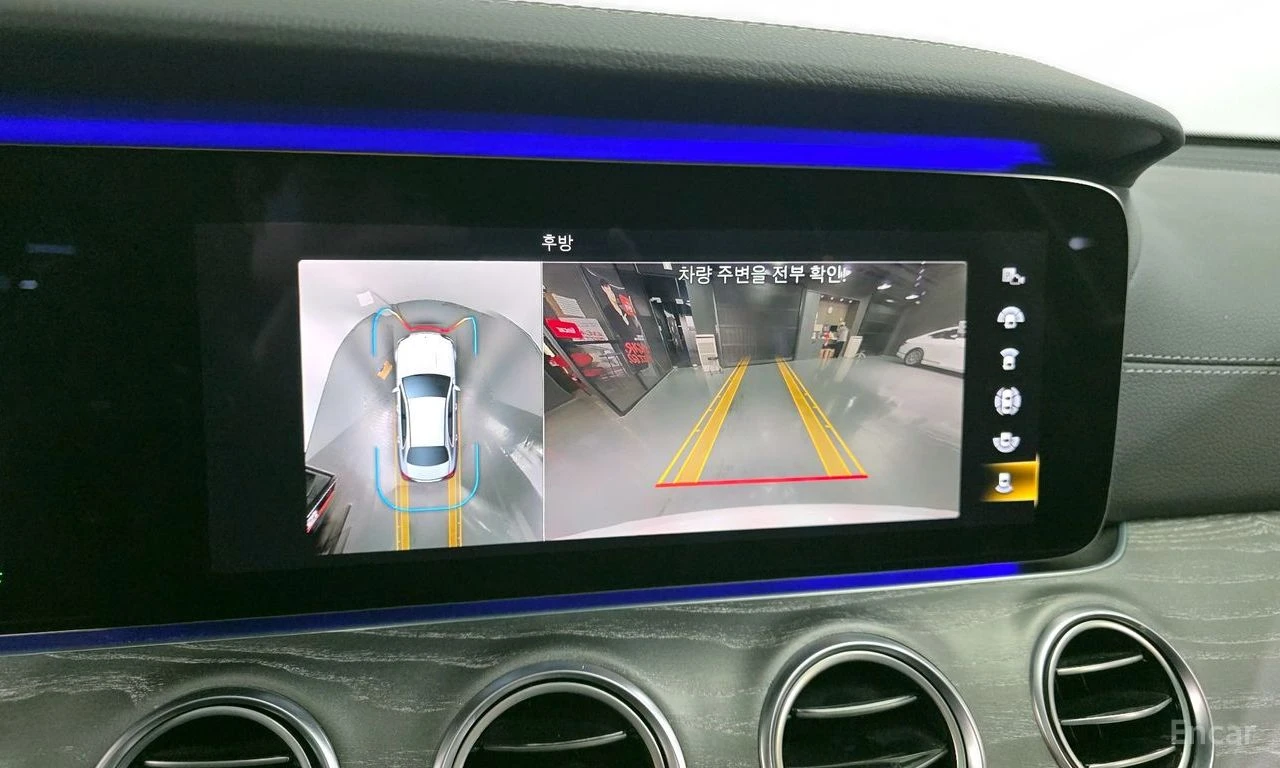 Mercedes-Benz E 350 AMG* LINE* 4MATIC* BURMESTER* ДИСТРОНИК* ХЕДЪП* LA, снимка 10 - Автомобили и джипове - 55105523