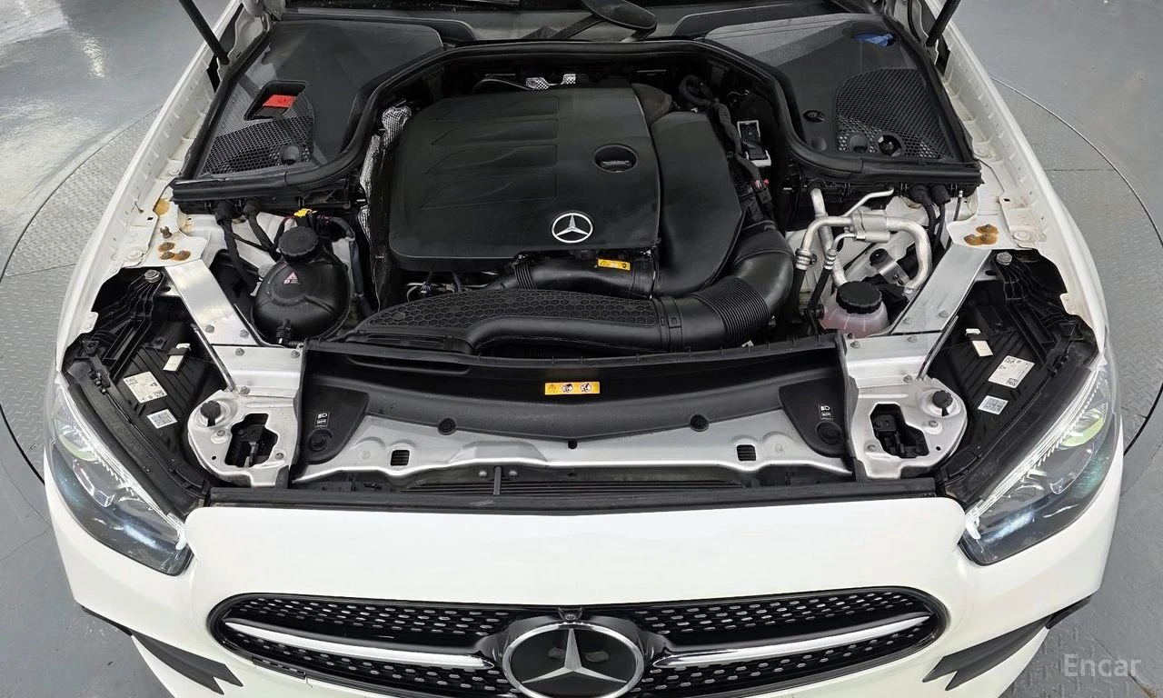 Mercedes-Benz E 350 AMG* LINE* 4MATIC* BURMESTER* ДИСТРОНИК* ХЕДЪП* LA, снимка 16 - Автомобили и джипове - 55105523