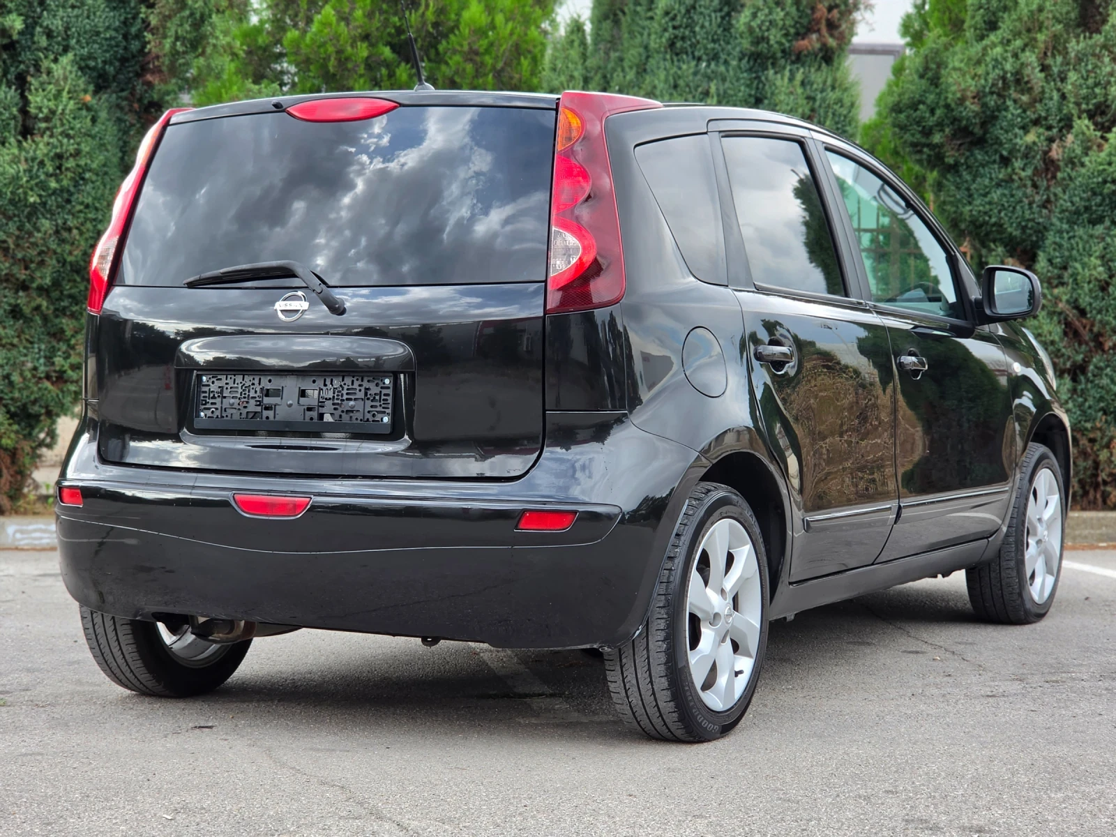Nissan Note 1.4i 88hp * НАВИ * EURO 5 * ЛИЗИНГ * , снимка 4 - Автомобили и джипове - 55228198