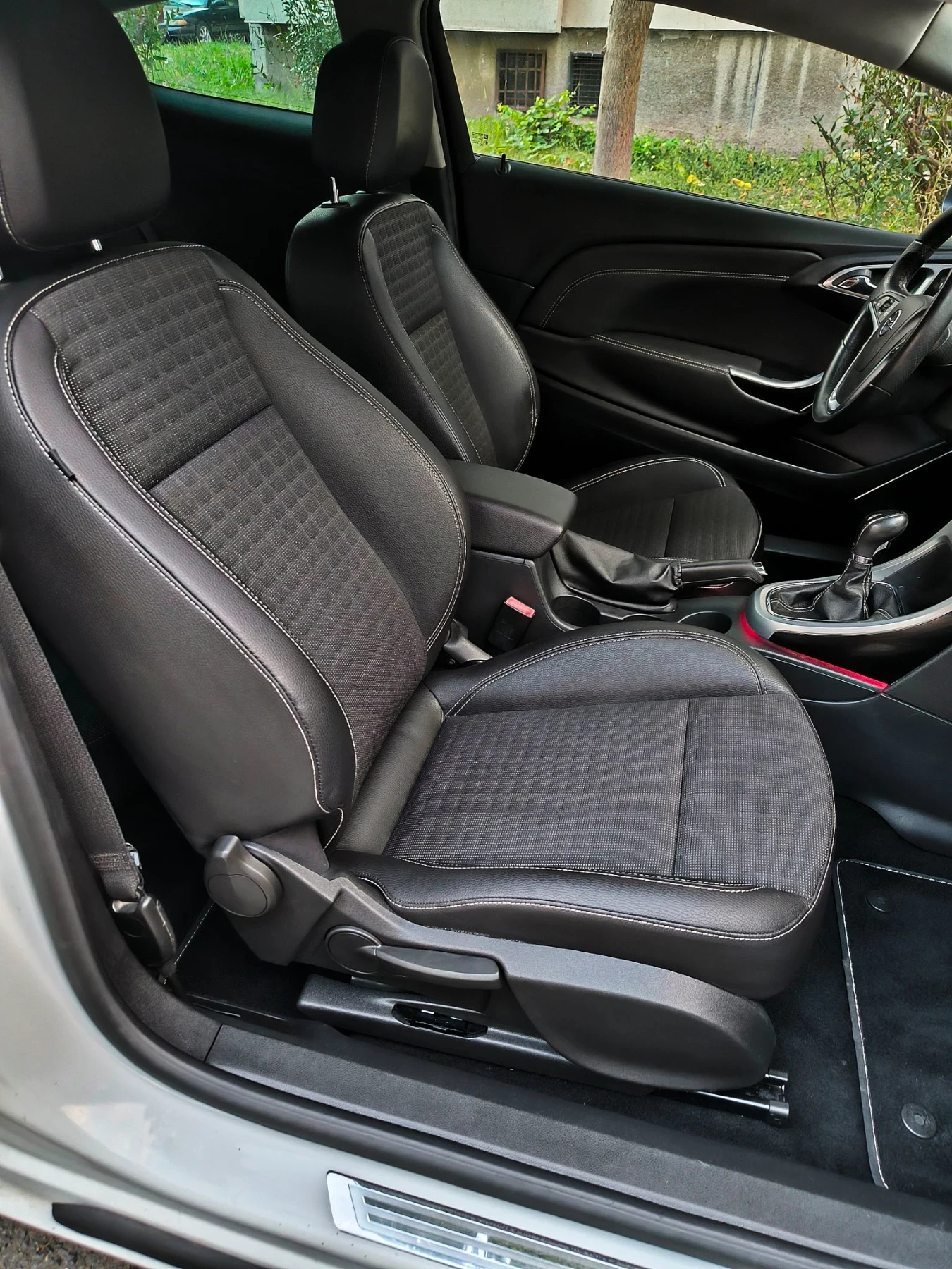 Opel Astra GTC, снимка 13 - Автомобили и джипове - 55617141