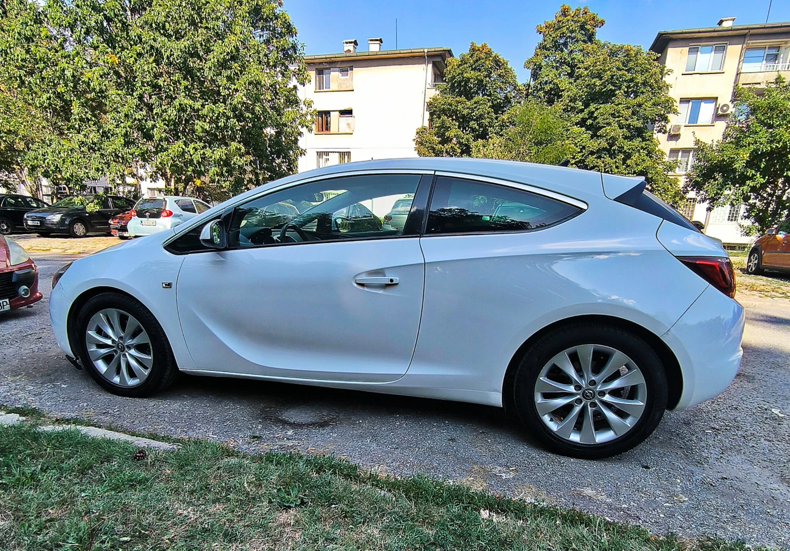 Opel Astra GTC, снимка 8 - Автомобили и джипове - 55617141