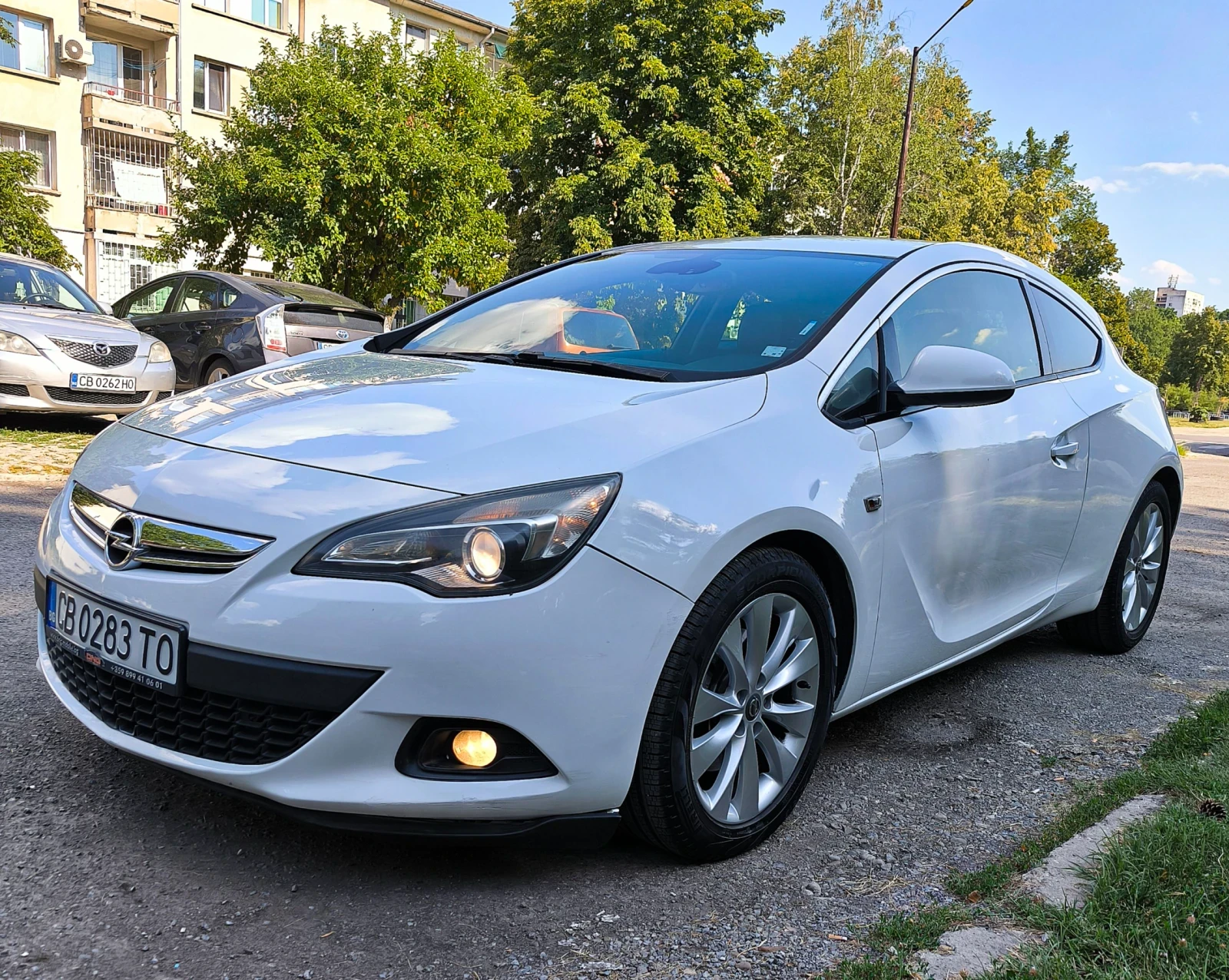 Opel Astra GTC, снимка 2 - Автомобили и джипове - 55617141