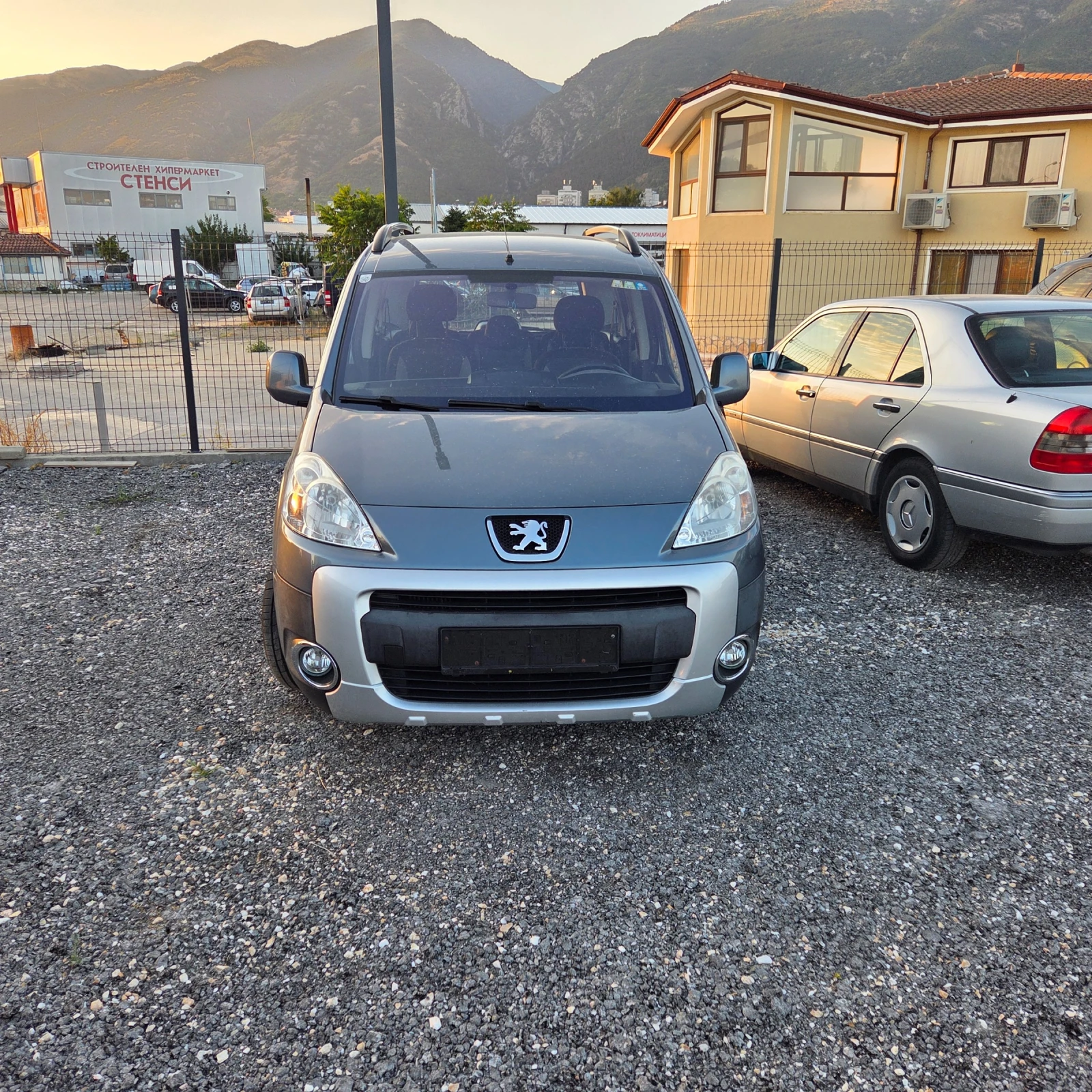 Peugeot Partner 1.6HDI 115кс, снимка 2 - Автомобили и джипове - 55646162