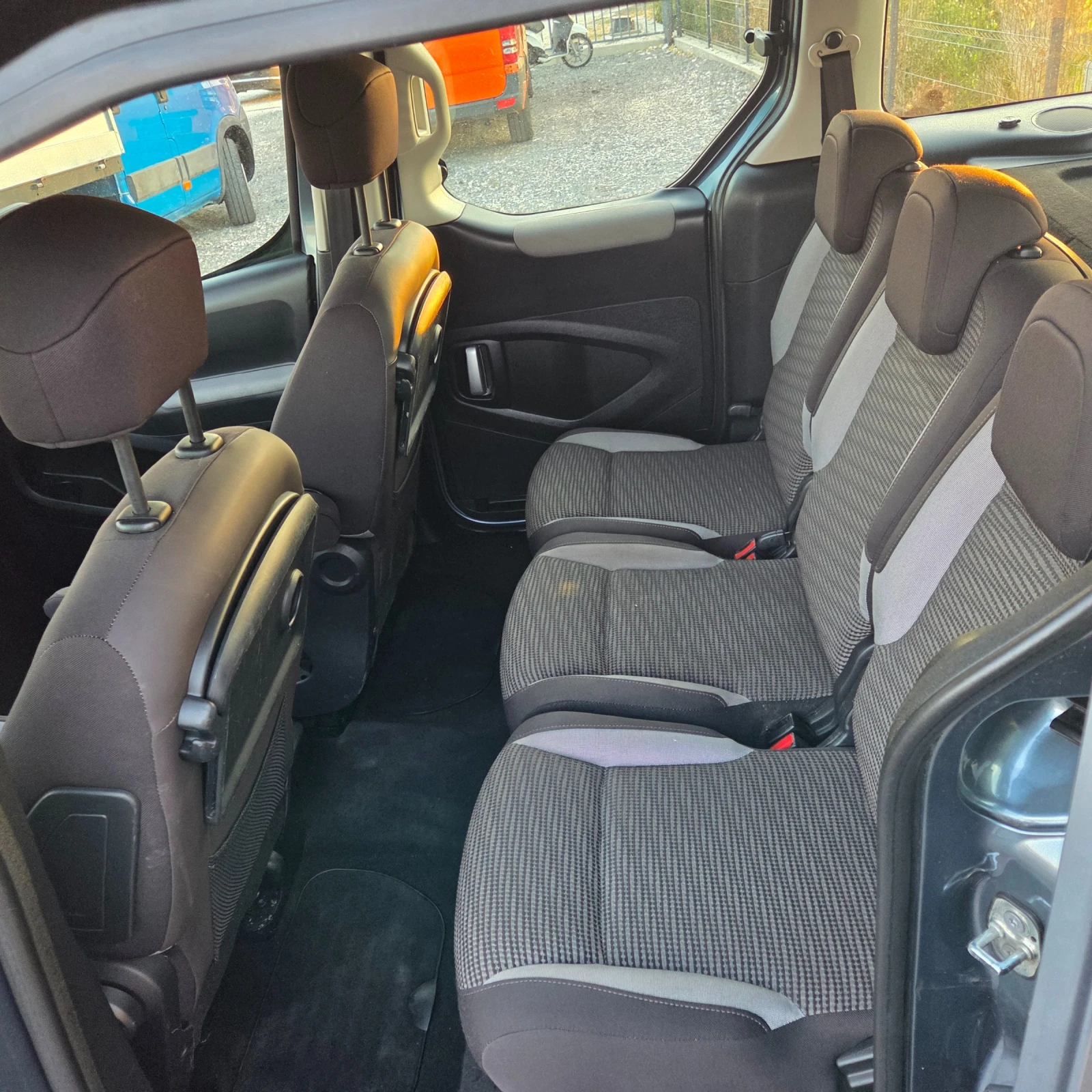 Peugeot Partner 1.6HDI 115кс, снимка 7 - Автомобили и джипове - 55646162