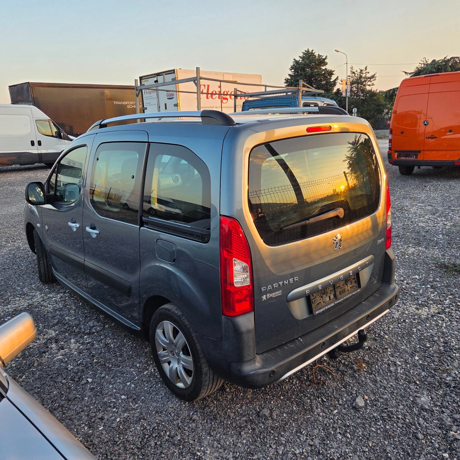Peugeot Partner 1.6HDI 115кс, снимка 5 - Автомобили и джипове - 55646162