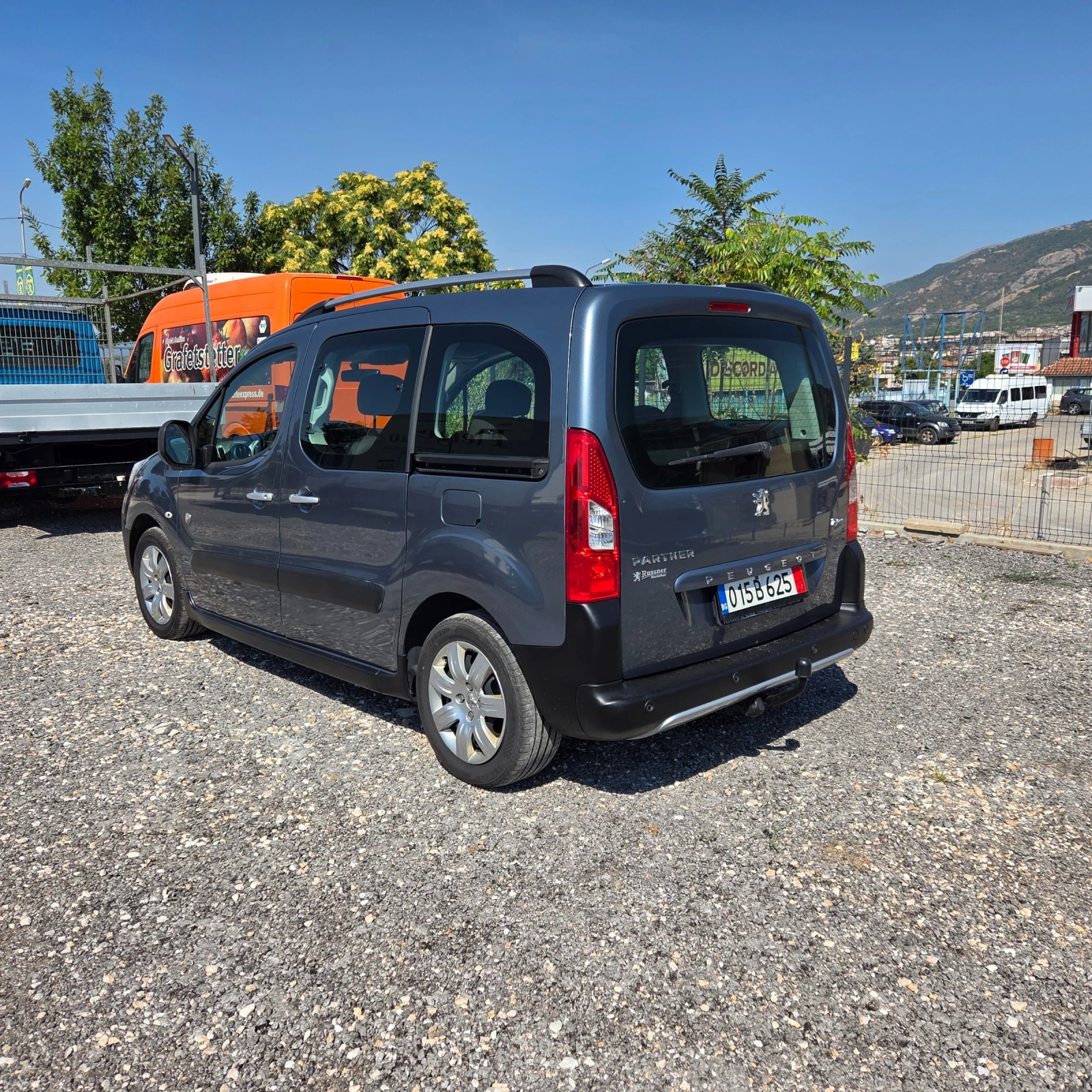 Peugeot Partner 1.6HDI 115кс, снимка 6 - Автомобили и джипове - 55646162